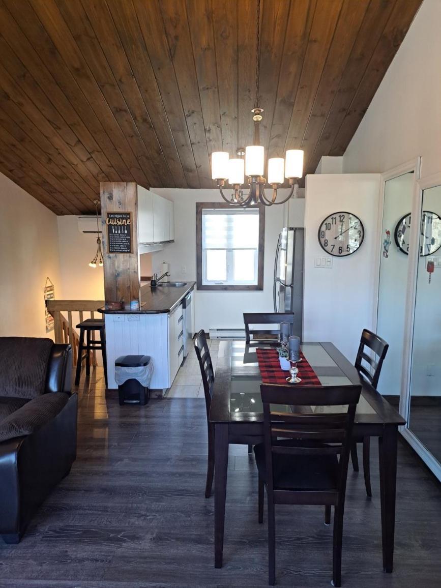 Superbe Condo Face Aux Pentes De Ski Stoneham!!! Экстерьер фото